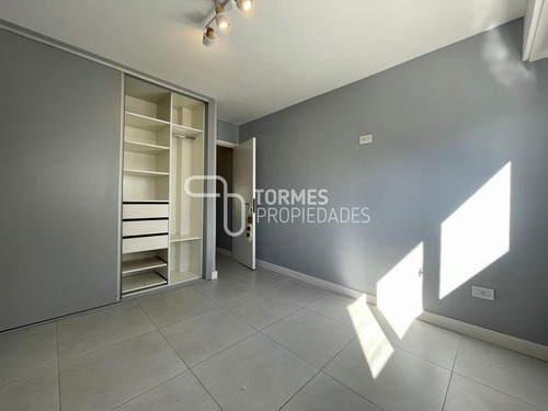 Imagen 24 de 30 de Tour Virtual Departamento Venta 2 Ambientes Reciclado Con Balcón Corrido ~ Macrocentro Mar Del Plata