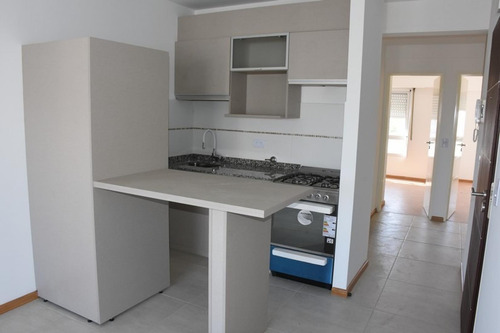 Imagen 4 de 16 de Moderno Semipiso 3 Ambientes A Estrenar En El Centro De Case