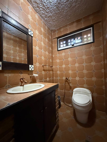 Lm Venta De Casa Urb. Trigal Centro Valencia Está Linda Casa Remodelada Está En Precio De Oportunidad Y Sigue Siendo Negociable Ubicada En Calle Privada
