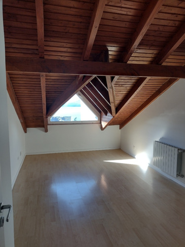 Imagen 19 de 25 de Venta Departamento Dúplex Centro Bariloche Con Vista Al Lago Y Cochera + Baulera, 3 Dormitorios, 3 Baños, 2 Balcones.
