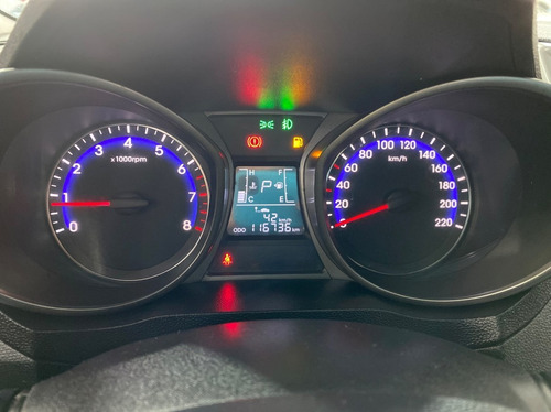 Imagem 13 de 20 de Hyundai Hb20s 1.6 Comfort Plus 16v 2015