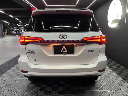 Toyota Fortuner 2.4 Srv
