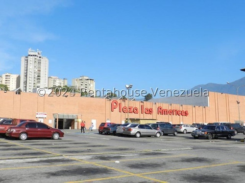 En Alquiler Cómodo Local Comercial , Ubicado En Plaza Las Americas #24-22815