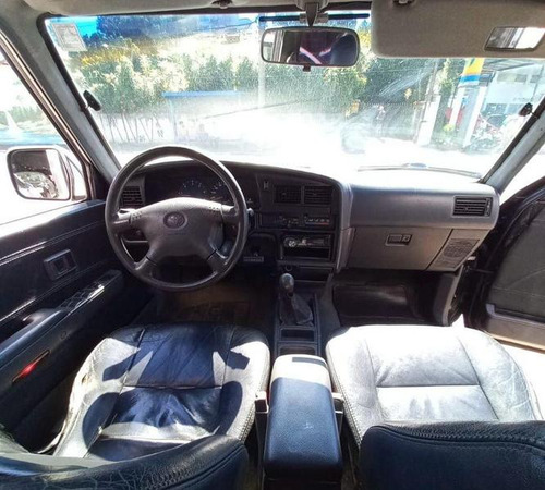 Toyota Hilux 2cdl Srv