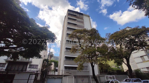 Se Vende Apartamento En San Bernardino, Caracas 22-27012