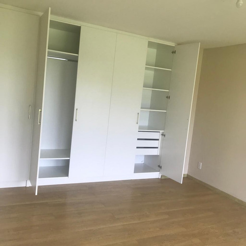 Imagen 15 de 27 de Casa En Venta Ambientes Amplios, 3 Dormitorios + Servicio. 310 M2 + Terreno. Vale La Pena Coordinar Visita!