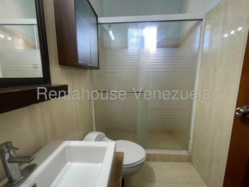 Alquiler Hermosa Casa Ubicada En Una Exclusiva Urbanización Privada Al Este De La Ciudad,en El Ujano Barquisimeto Mehilyn Perez