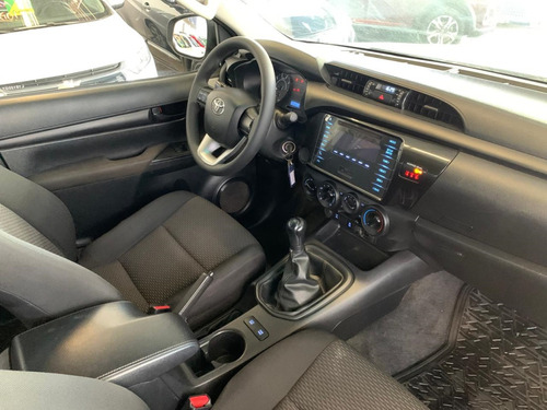Toyota Hilux 2.8 NARROW 4X4 CD 16V DIESEL 4P MANUAL