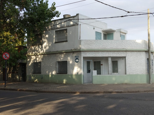 Casa De Tres Dormitorios Y Dos Baños