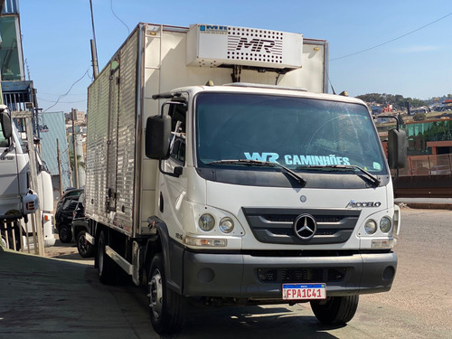 Caminhão 1016 Ano 2018 Com Baú Gancheiro. Confira !