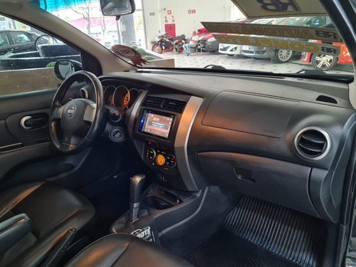 Imagem 12 de 20 de Nissan Livina 1.8 Sl 16v 2012