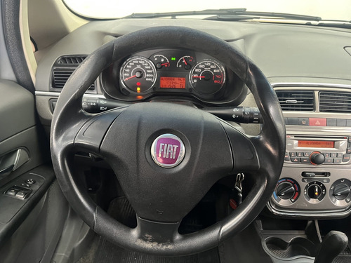 Fiat Punto 1.8 ESSENCE 16V FLEX 4P AUTOMATIZADO