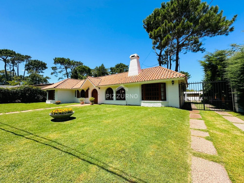 Hermosa Casa En Alquiler De 4 Dormitorios En San Rafael