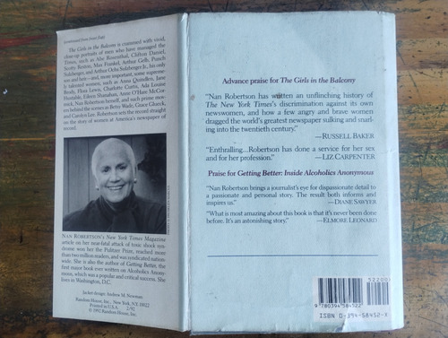 The Girls In The Balcony By Nan Robertson - Random House (Usado)
