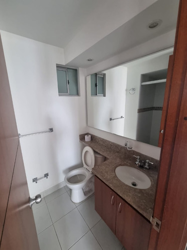 Imagen 8 de 14 de Amplio Apartamento Remodelado Oportunidad