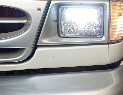 Faro Led Blanco Frio Para Camion Sterling