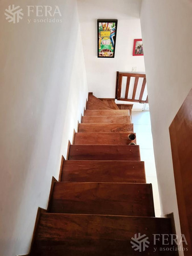 Venta De Duplex En 1º Piso Por Escalera De 3 Ambientes Con Terraza (27805)