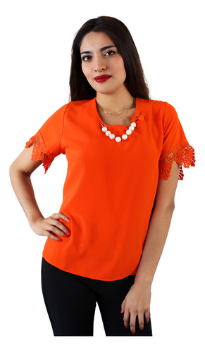 Blusa Manga Corta Terminado En Guipiure Con Collar De Perlas