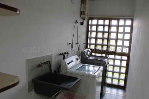 Apartamento En Venta. Res. Marlene. Santa Paula. Cecilia Gutierrez. 25-15158