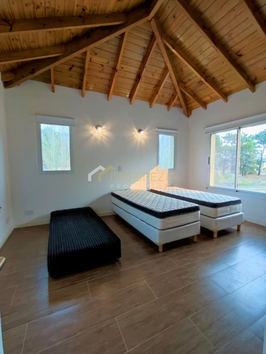 Casa De Categoria En Alquiler Costa Del Este Temporada Verano 2025 (no:costa Esmeralda,pinamar)