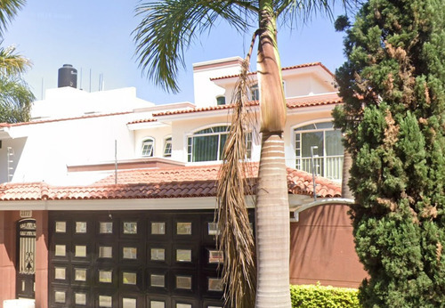 Casa En Venta, Recuperación Bancaria, Col. Bugambilias, Zapopan, Jalisco. Laab2