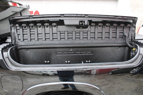 Imagen 13 de 15 de Ram 1500 Black Pack 2020 Factura Original, Tomo Auto