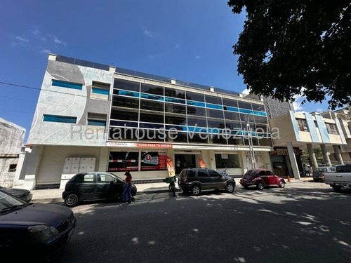 Francisco Rojas Norscia Rentahouse 2 5-1 8 6 3 1 Alquila Amplio Local Comercial En Pleno Centro De Barquisimeto, Cerca De La Plaza Bolivar, Con 246mts2, Estacionamiento, Ideal Para Gimnasio Llama Ya!