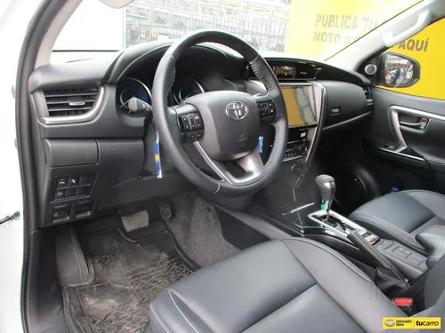Toyota Fortuner Black Edition 4x2 2.4cc At Aa