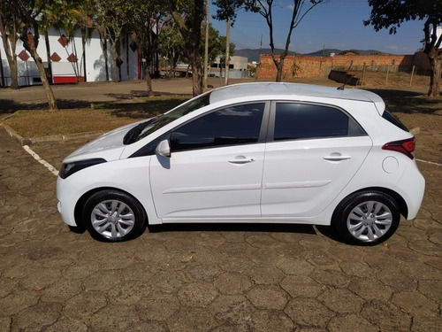 Imagem 3 de 8 de Hyundai Hb20 2018 1.6 Comfort Plus Flex Aut. 5p