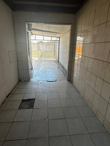 Casa En Venta En Los Ministros, Barrio Las Rosas. Maipú