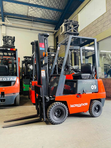 Imagen 8 de 9 de Autoelevador Toyota Compacto 900kg Nafta