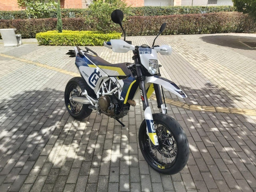 Husqvarna 701 Supermoto