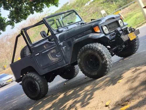 Toyota Macho Carpado Land Cruiser Fj40
