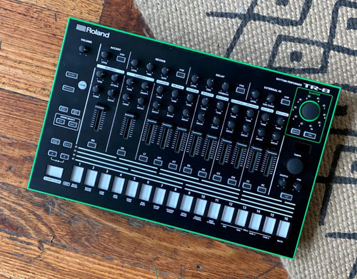 Roland Tr-8