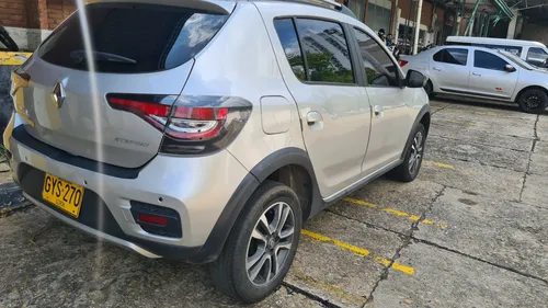 Renault Stepway 1.6 Intense Automática