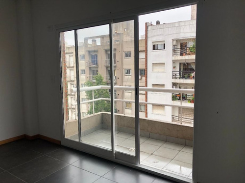 Imagen 5 de 11 de Monoambiente En Venta En Moron Centro