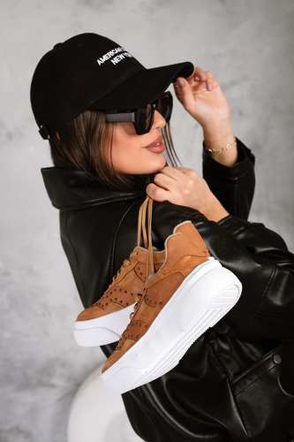 Zapatillas Mujer Urbanas Cuero Plataforma Tachas Moda Cazzu