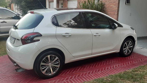 Imagen 3 de 13 de Peugeot 208 2016 1.6 Feline
