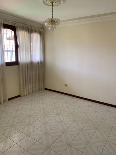 Imagen 10 de 19 de Se Vende Casa 450m2 4h/5b/5p Los Naranjos 9659