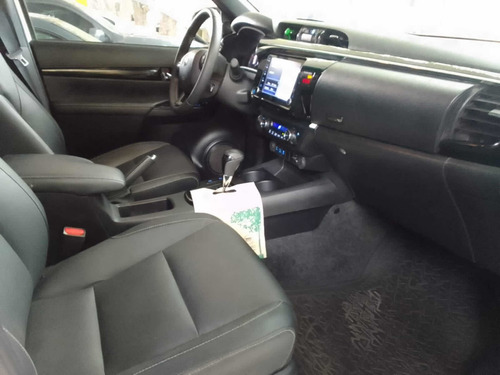 Imagen 17 de 24 de Toyota Hilux 2020 2.8 Cd Srx 177cv 4x4 At
