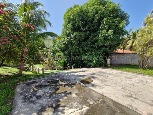 Casa En Venta Barrio Sucre Con Amplio Terreno Rah 25-2823 Meglisf