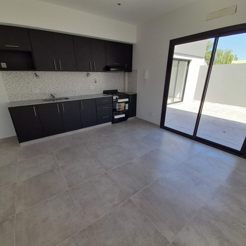 Imagen 4 de 14 de Venta Excelente Departamento De 3 Ambientes Patio Terraza Cochera A Estrenar Castelar