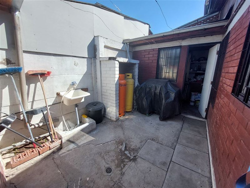 Casa En Venta De 3 Dorm. En Maipú