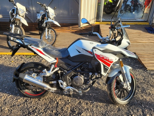 Benelli Trk 251 En Morelli Sbk Motos!!