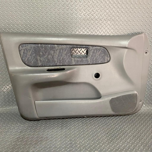 Panel Puerta Delantera Izquierda - Nissan Sentra Mod. 96-00