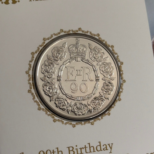 Moeda 2016 90 Anos Rainha Elizabeth Ii Lacrada No Encarte