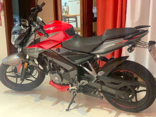 Rouser Ns 200