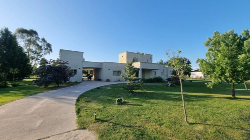 Casa En Venta De 4 Dormitorios En Fincas De San Vicente
