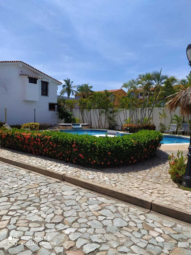 Imagen 3 de 20 de Lindo Townhouse Duplex En Playa El Angel Conjunto El Pueblo