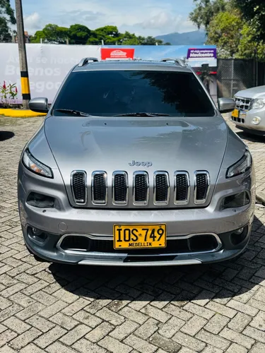 Jeep Cherokee 3.2 Longitude Plus
